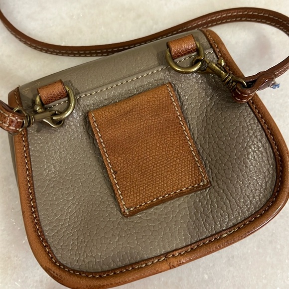 Liz Claiborne Crossbody with ID - Picture 5 of 7